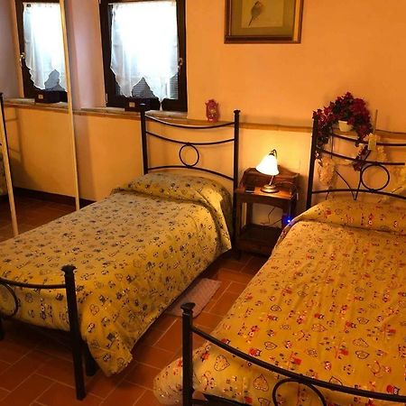 Cottage Le Ginestre Con Piscina In Val D'Orcia Радикофани Екстериор снимка