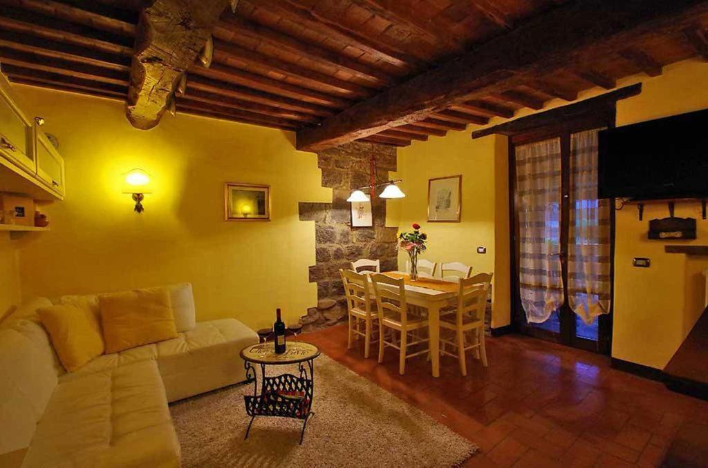 Cottage Le Ginestre Con Piscina In Val D'Orcia Радикофани Екстериор снимка