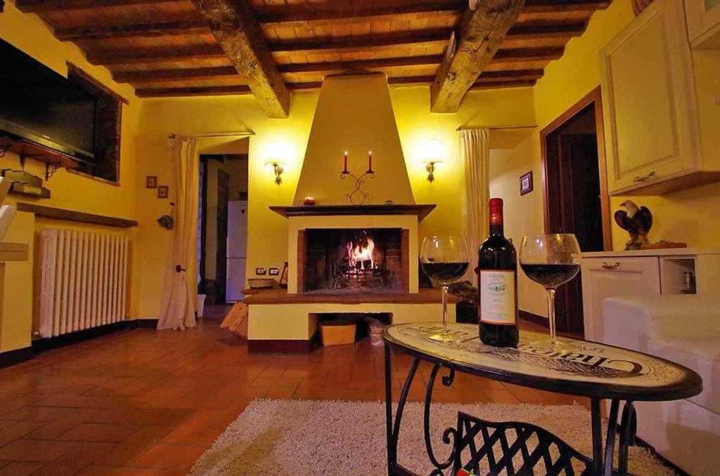 Cottage Le Ginestre Con Piscina In Val D'Orcia Радикофани Екстериор снимка